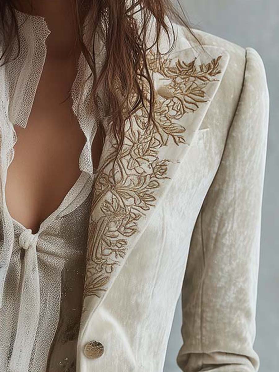 Evelina · Blazer marfil con detalles dorados · Imagen 5