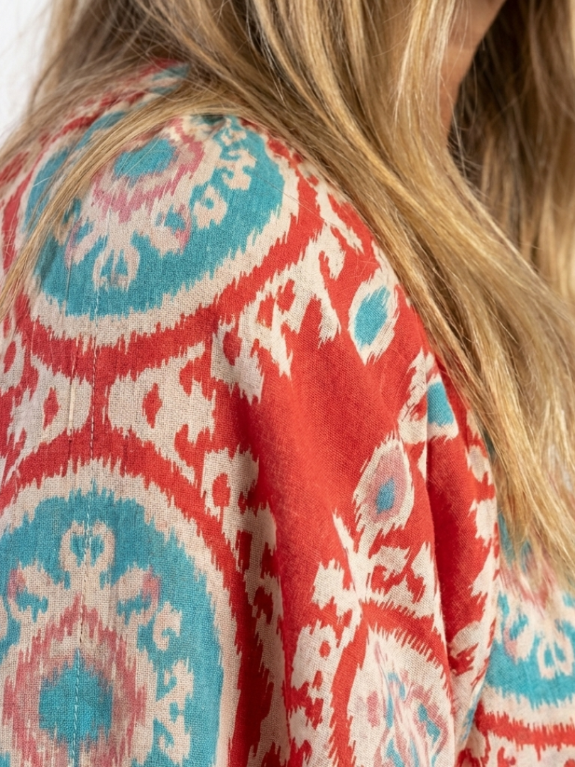 Zoe · Vestido midi paisley de cuello en V · Imagen 3