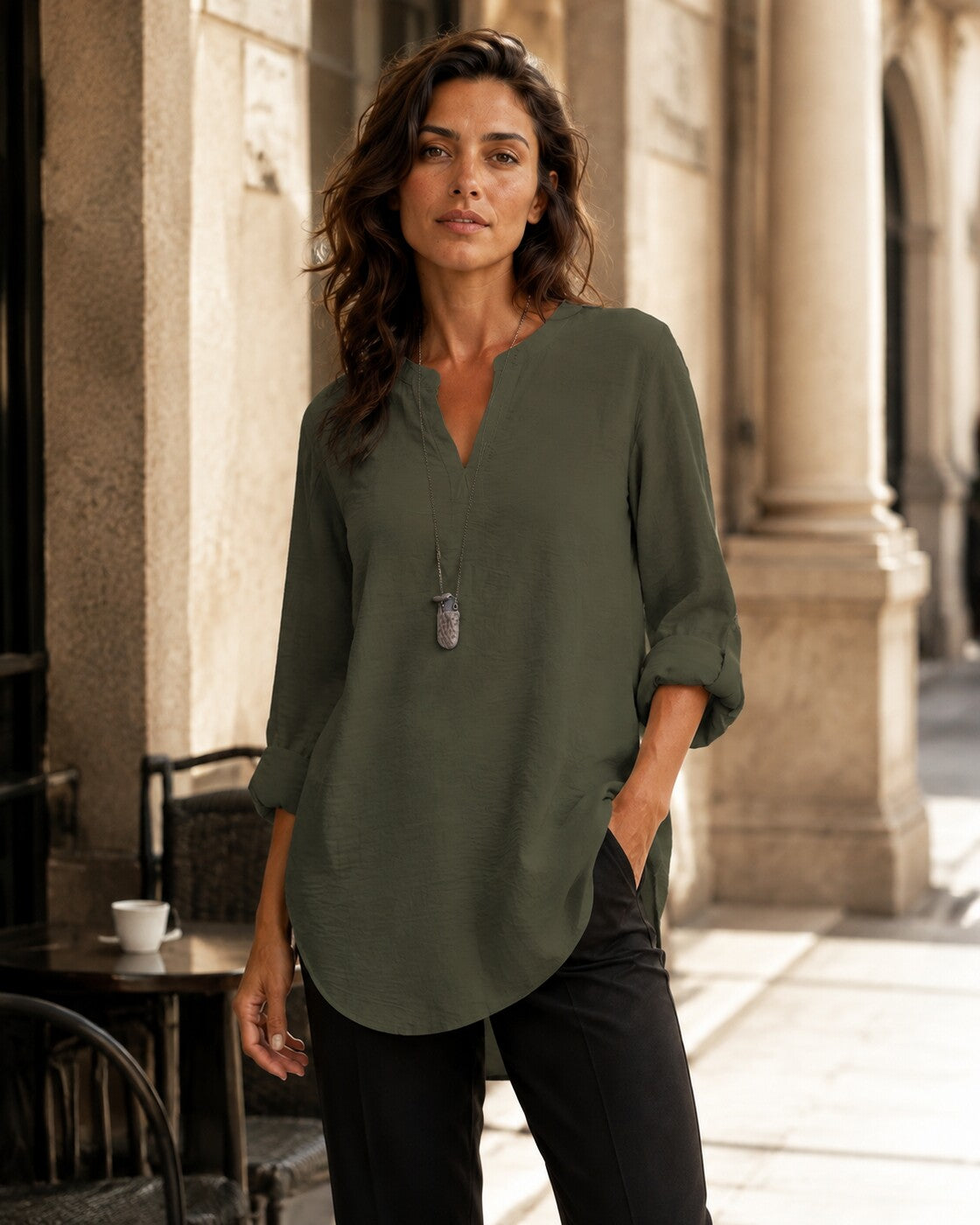Ines · Blusa ligera de escote en V · Imagen 1
