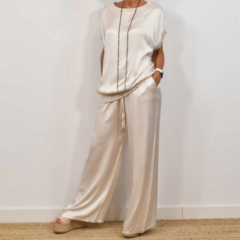 Rita · Conjunto de blusa y pantalón satinado · Imagen 2