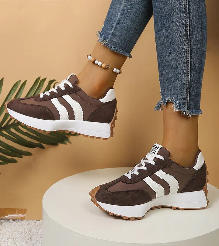 Lucia · Zapatillas retro con plataforma · Imagen 9