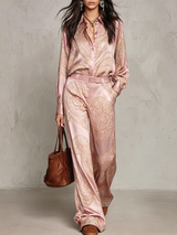 Conjunto satinado paisley en burdeos · Imagen 4