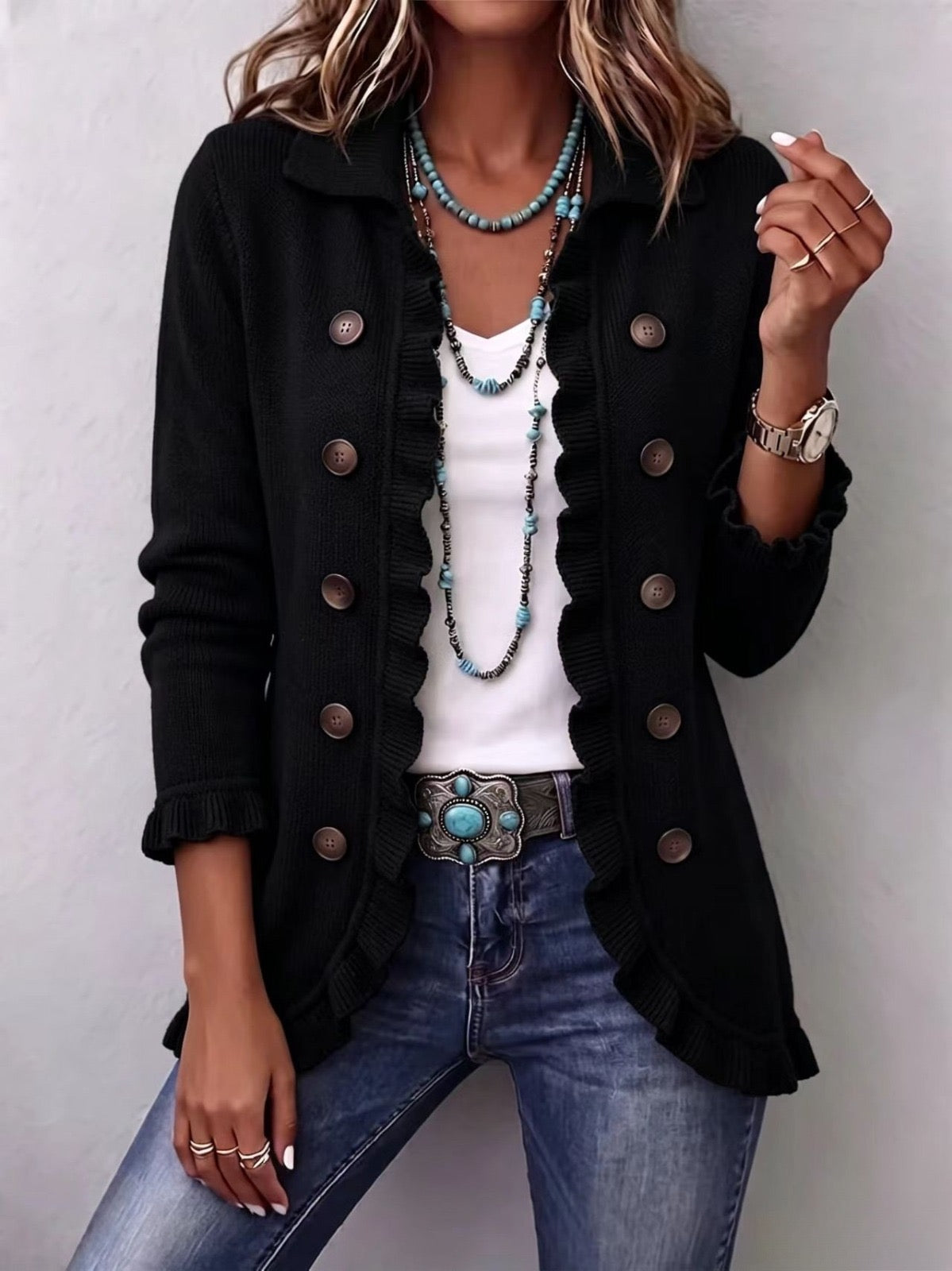 Camila · Chaqueta de punto negra con volantes · Imagen 1