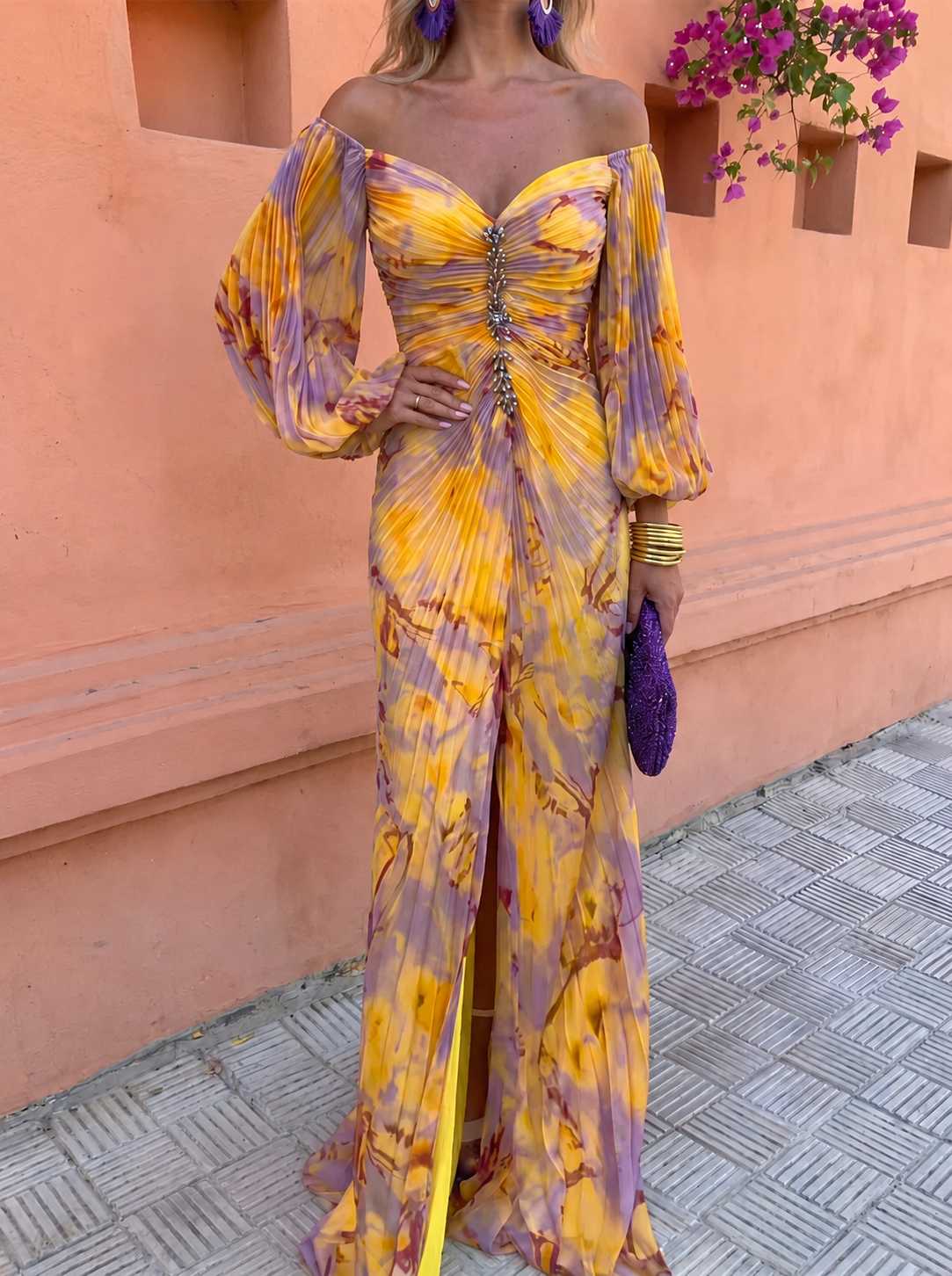 Mía · Vestido largo floral de escote pronunciado · Imagen 2