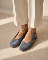 Selene · Zapatos destalonados de acabado efecto ante · Imagen 1
